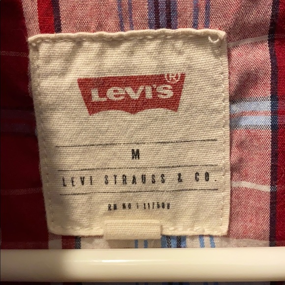Levi’s Casual Button Up - Picture 3 of 4
